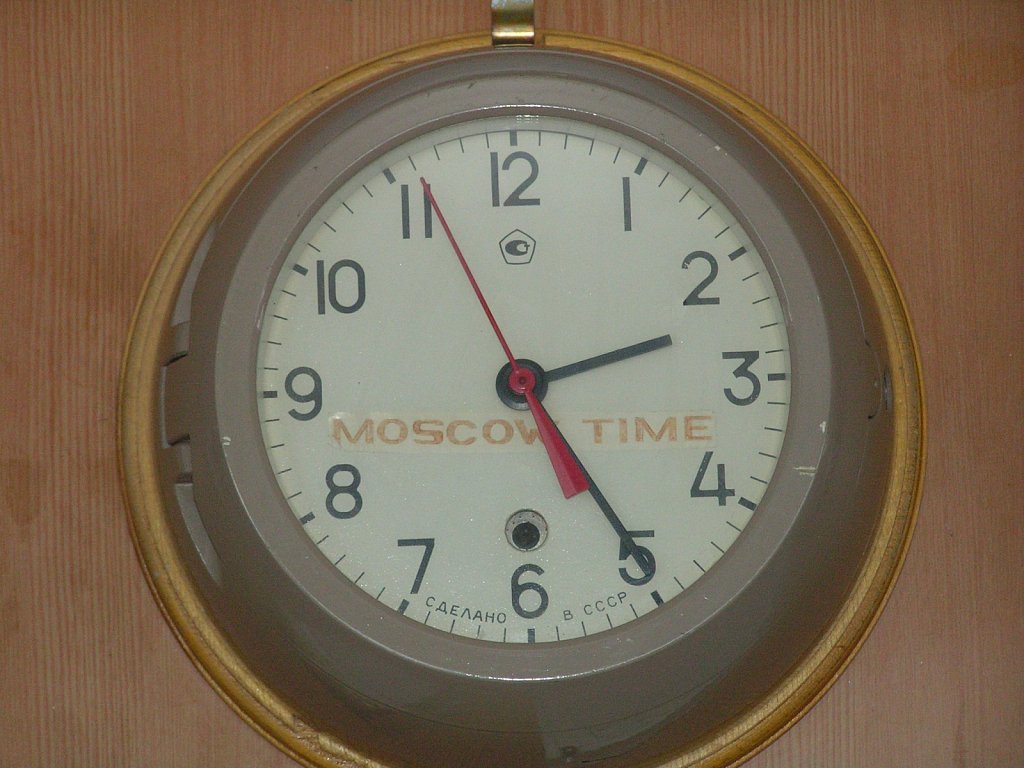 SS-clock-on-Moscow-Time-KM.JPG